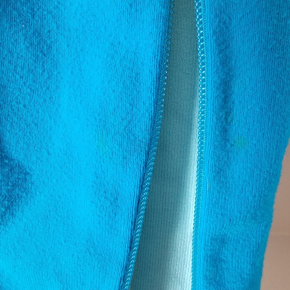 Lululemon jacket. Size 6. Teal. - Picture 7 of 9